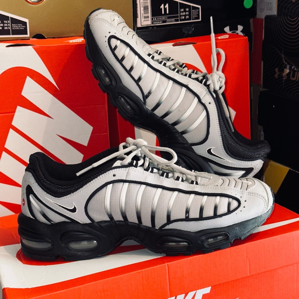 Nike Air Max Tailwind 4 Wolf Grey Black, Men’s Size 11.5 US